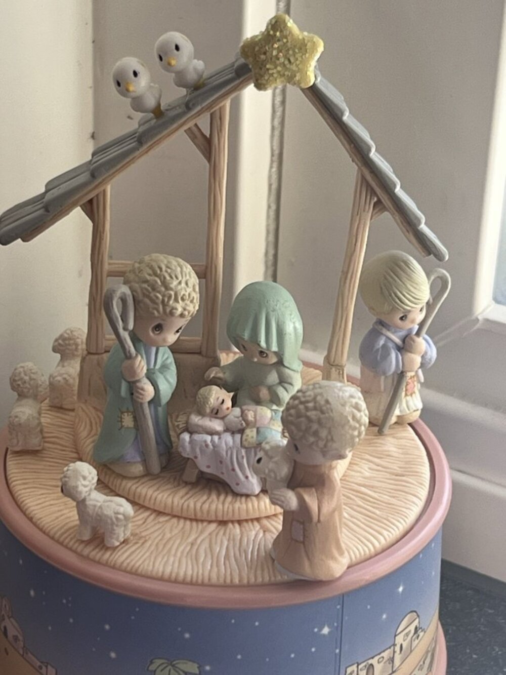 New Precipus Moments Collection Come Let Us Adore Him Enesco #612782 (Musical)